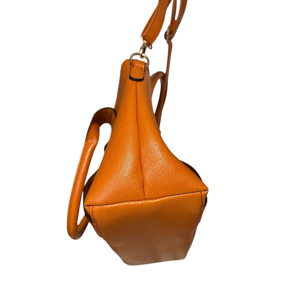 Tan zip top Shoulder Bag with Adjustable Strap and Structured Design - Picture 5 of 7